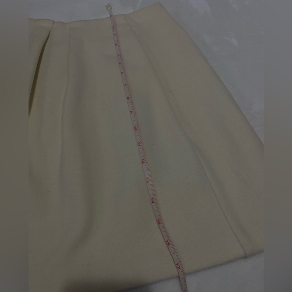 Designed in Paris- Winter White Skirt - Picture 5 of 9